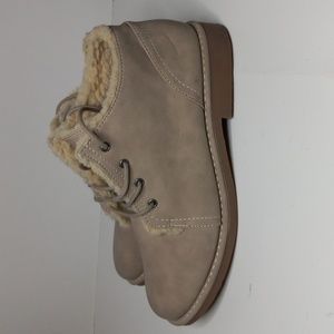 Seven Dials Women's Mallori Lace Up Chukka Boots